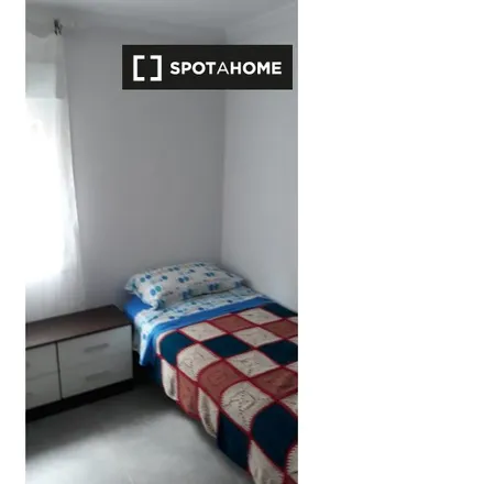 Image 1 - Barrio Uretamendi / Uretamendi auzoa, 101, 48002 Bilbao, Spain - Room for rent