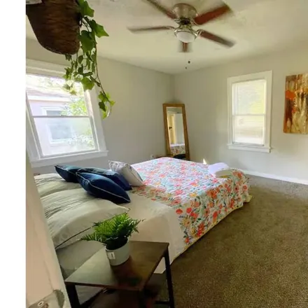 Rent this 2 bed house on Columbus