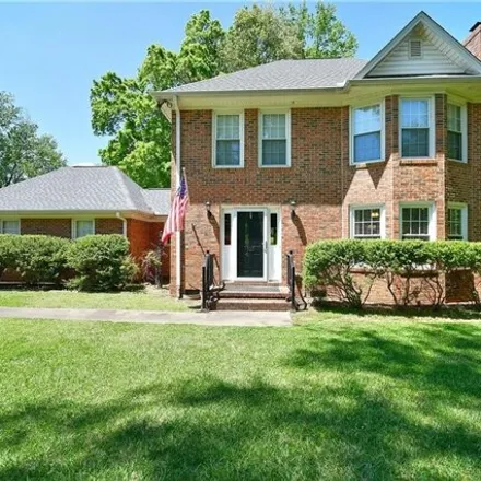 Buy this 5 bed house on Smithfields Country Club in Tanglewood Drive, Huntington North