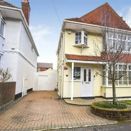 Buy this 4 bed house on Closeworth Road in Farnborough, GU14 6JH