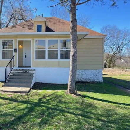 Buy this 2 bed house on 1369 East Lynn Street in Springfield, MO 65802
