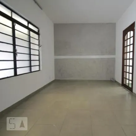 Rent this 3 bed house on Rua Olga in Jaguaribe, Osasco - SP