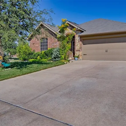 Buy this 3 bed house on 948 Misty Oak Trail in Burleson, TX 76028