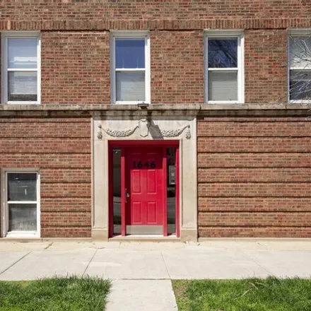 Buy this 2 bed condo on 1646-1654 West Berwyn Avenue in Chicago, IL 60640