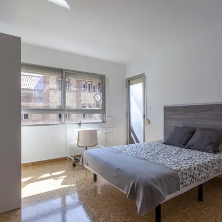Rent this 5 bed room on Carrer de Sagunt in 203, 46009 Valencia