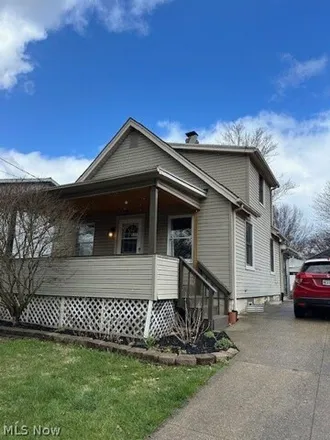 Rent this 3 bed house on 1063 Jean Avenue in Akron, OH 44310