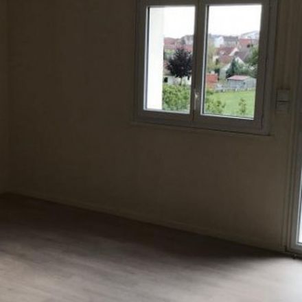 Rent this 3 bed apartment on Route de Commentry in 03310 Néris-les-Bains, France