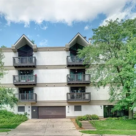 Buy this 1 bed condo on 232 W Franklin Ave Apt 103 in Minneapolis, Minnesota