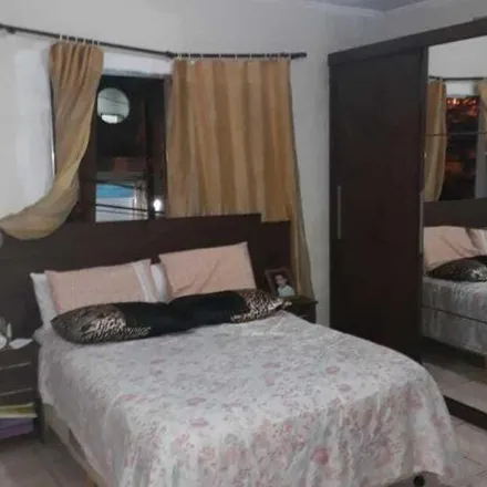 Buy this 2 bed house on unnamed road in Rudge Ramos, São Bernardo do Campo - SP