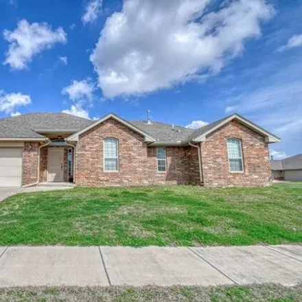 Buy this 3 bed house on 817 Lakeview Drive in Moore, OK 73160