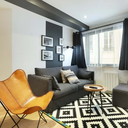 Image 4 - 12 Rue Blanche, 75009 Paris, France - Apartment for rent