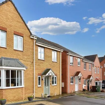 Buy this 3 bed duplex on 10 Springfield Close in Lofthouse Gate, WF3 3GA