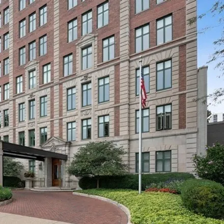 Buy this 3 bed condo on 1540 North Lake Shore Drive in Chicago, IL 60610