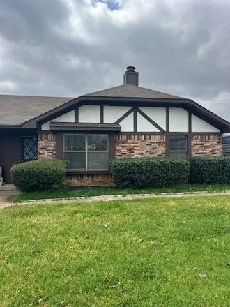Image 2 - 215 Hickory Springs Drive, Euless, TX 76039, USA - House for rent