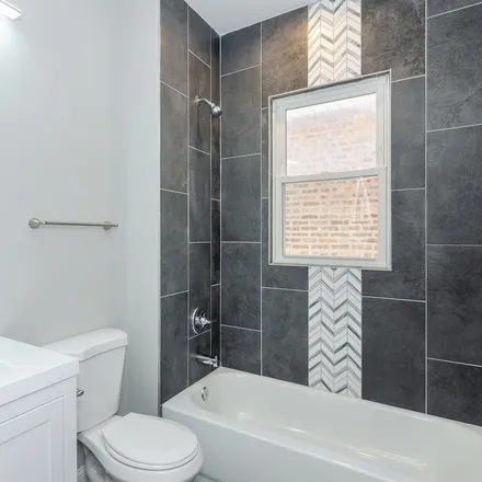 Image 7 - 9315 South Elizabeth Street, Chicago, IL 60620, USA - House for sale