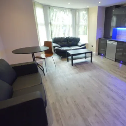 Rent this 4 bed room on Re-Cycle Engineering in 2 Norwood Mount, Leeds