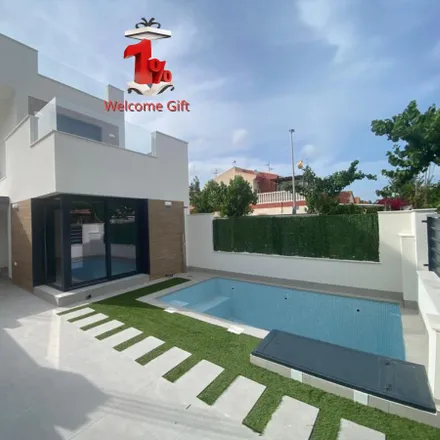 Buy this 3 bed house on Los Alca¡zares
