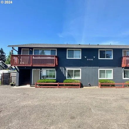 Buy this 8 bed house on 2008 Saint Johns Boulevard in Vancouver, WA 98661
