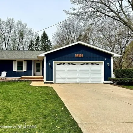 Buy this 3 bed house on 1270 Redpole Drive in DeWitt, MI 48820