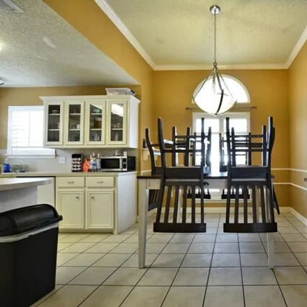Image 8 - 479 Oakridge Avenue, Lubbock, TX 79416, USA - House for rent