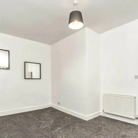 Image 5 - Kenninghall Road, Lower Clapton, London, E5 8PA, United Kingdom - Apartment for rent