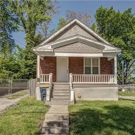Buy this 2 bed house on 642 Cleveland Avenue in Kansas City, MO 64124