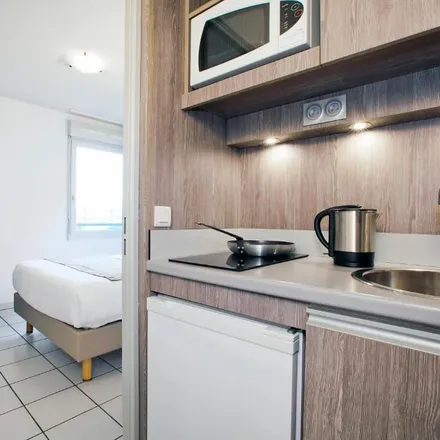 Rent this 1 bed apartment on 117 Avenue de la République in 63100 Clermont-Ferrand, France