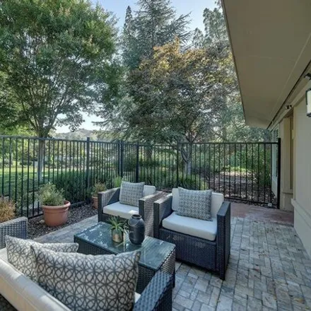 Buy this 1 bed condo on 1130 Fairlawn Court in Walnut Creek, CA 94595