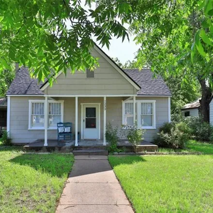 Buy this 2 bed house on 1241 Peach Street in Abilene, TX 79602
