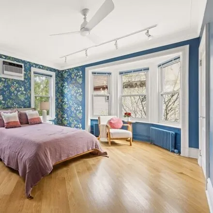 Image 7 - 335 East 17th Street, New York, NY 11226, USA - House for sale