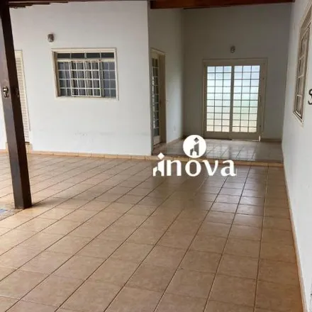 Buy this 4 bed house on Rua Albertina Horbylon da Cunha in Santa Marta, Uberaba - MG