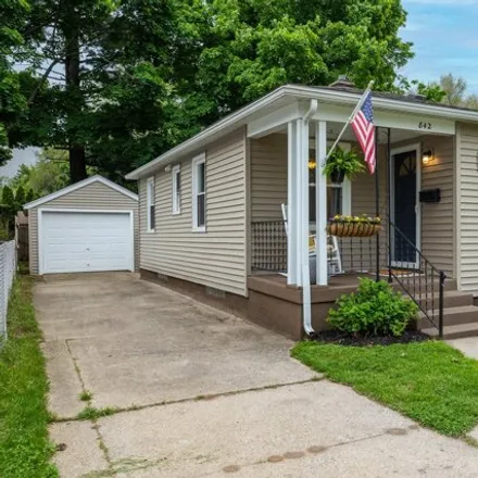 Buy this 2 bed house on 868 Graceland Street Northeast in Grand Rapids, MI 49505