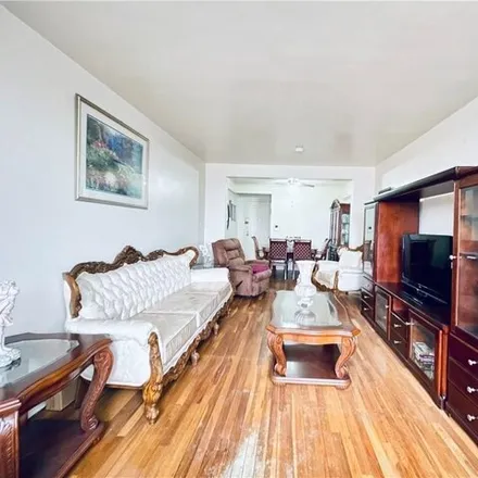 Image 3 - 740 East 232nd Street, New York, NY 10466, USA - Apartment for sale