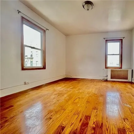Image 3 - 1451 West 9th Street, New York, NY 11204, USA - House for rent