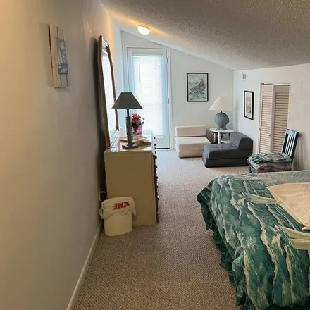 Rent this 5 bed condo on Sea Isle City in NJ, 08243