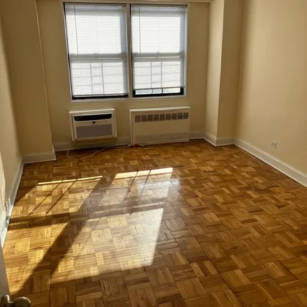 Image 2 - 61-02 98th Street, New York, NY 11374, USA - Room for rent
