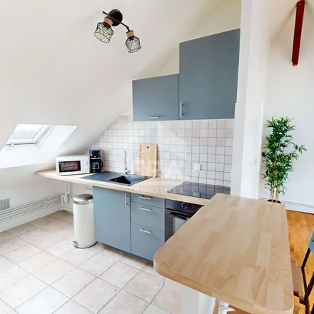 Rent this 3 bed apartment on 25 bis Rue Casimir Périer in 76600 Le Havre, France