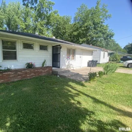 Buy this 3 bed house on 306 Lindsey Avenue in Metropolis, IL 62960