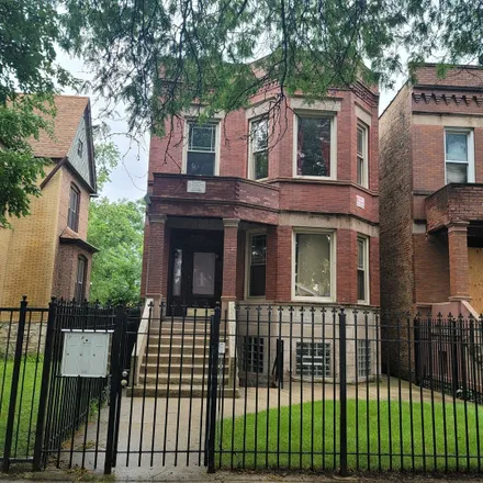 Buy this 6 bed duplex on 6937 South Calumet Avenue in Chicago, IL 60619