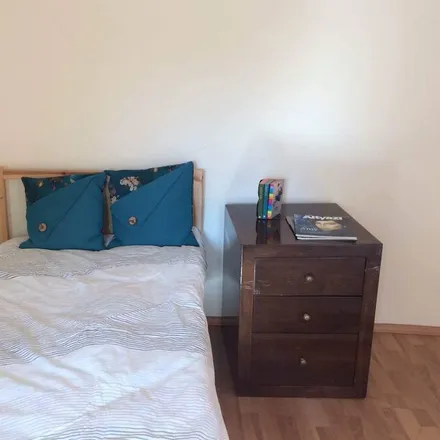 Rent this 2 bed house on Continental İstanbul Etiler Lastik Bayi - Royal Lastik in Cengiz Topel Caddesi D: 2, 34337 Beşiktaş