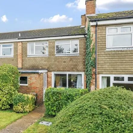 Buy this 3 bed townhouse on Marlborough Close in Carterton, OX18 3RW