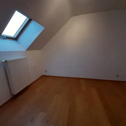 Rent this 3 bed apartment on Rue de Brabant 14 in 1360 Perwez, Belgium