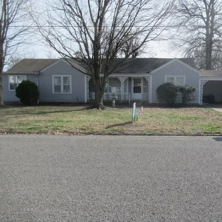 Image 1 - 1994 West Parkview Drive, Caruthersville, MO 63830, USA - House for sale