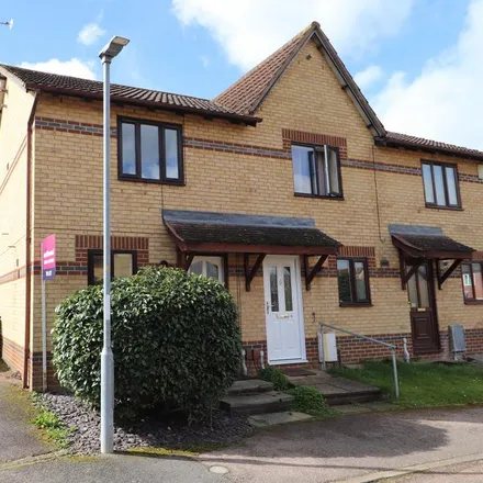 Rent this 2 bed duplex on Chardonnay Close in Duston, NN5 6QU