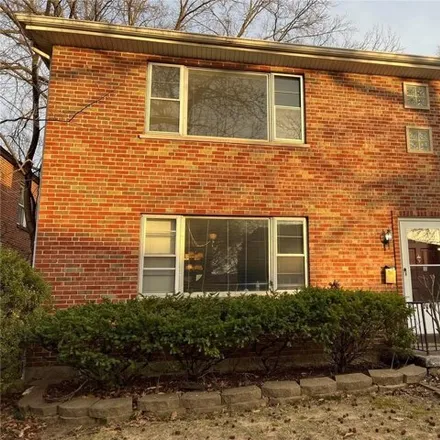 Rent this studio house on 7790 Brookline Terrace in Richmond Heights, Saint Louis County
