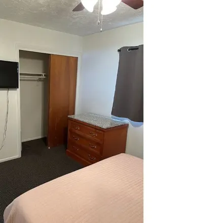 Rent this 2 bed apartment on Idaho Falls