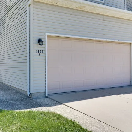 Rent this 3 bed duplex on 1100 Henry Street in Normal, IL 61761