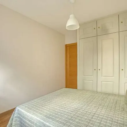 Image 3 - Avenida de Torrelavega, 40, 33010 Oviedo, Spain - Apartment for rent