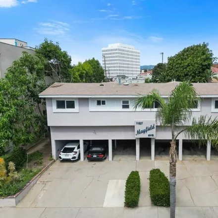 Buy this 14 bed house on Tae Ryong in Mayfield Avenue, Los Angeles