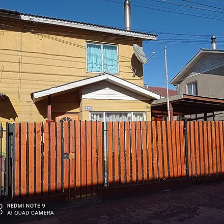 Rent this 2 bed house on Pasaje 11 in 430 0329 Talcahuano, Chile